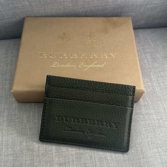 Burberry card holder in military green. - Picture 4 of 4